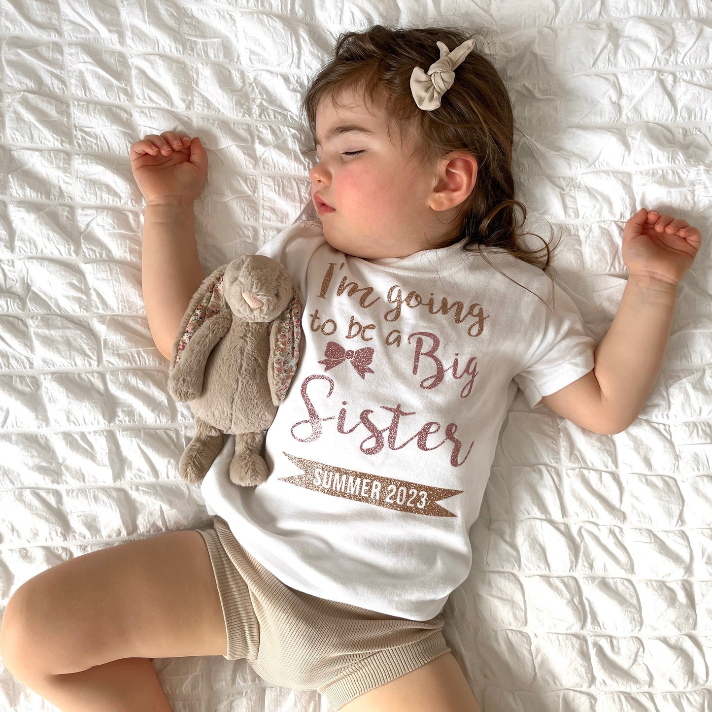 I'm going to be a Big Sister Bow (With Date) T-Shirt ⏰